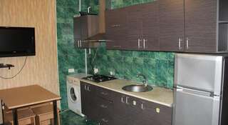 Гостиница Guest house Osenniy Анапа Четырёхместный номер с отдельной ванной комнатой-17